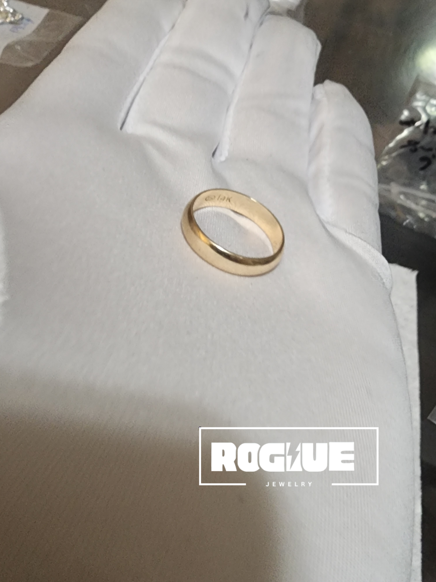 Men’s 14K Gold Wedding Band – Small