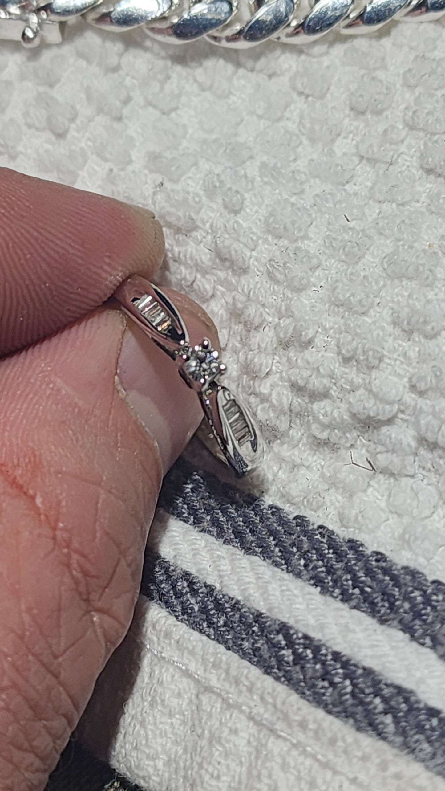 White Gold Women’s Engagement / Promise Ring