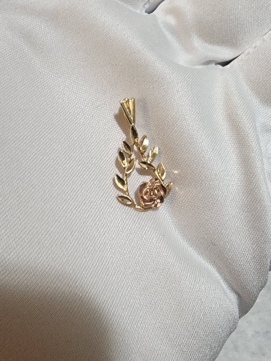 14K Two-Tone Gold Rose Pendant – 1” (1.2g)