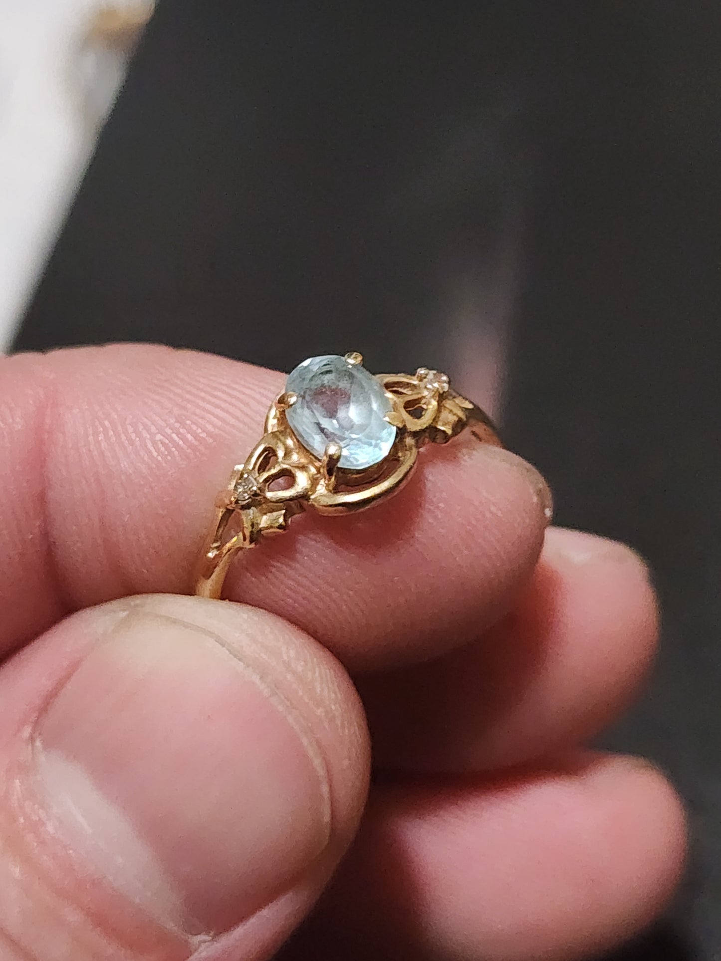 10K Blue Topaz & Diamond Ring – Size 7 (3.62g)