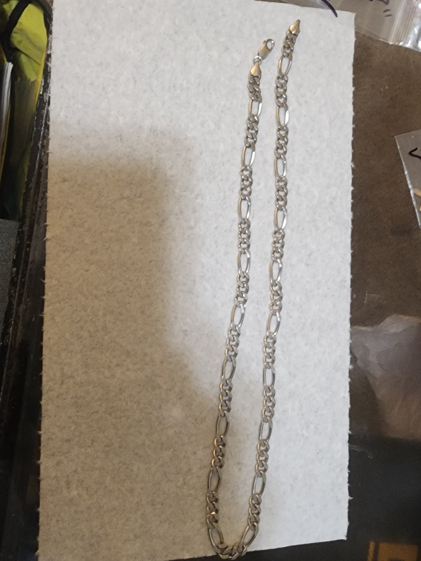 picture of silver necklace
