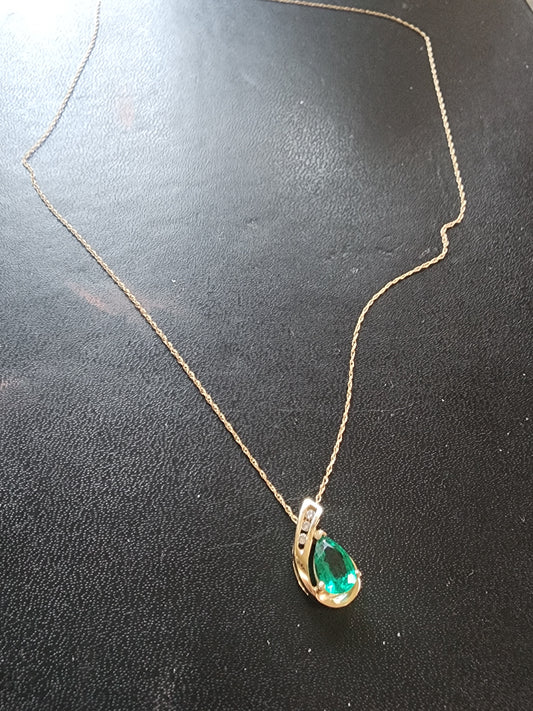 10K Gold Emerald & Diamond Pendant 18.5" (2.04g)