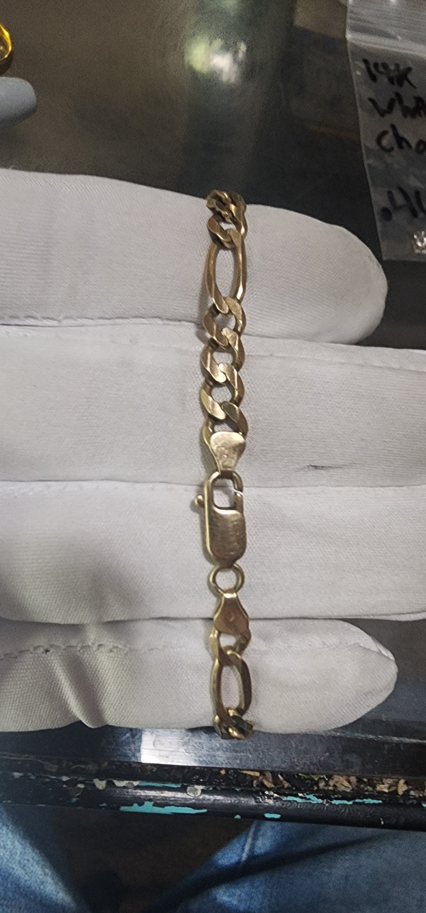 10K Gold Figaro Bracelet – 7” (6mm, 7.52g)