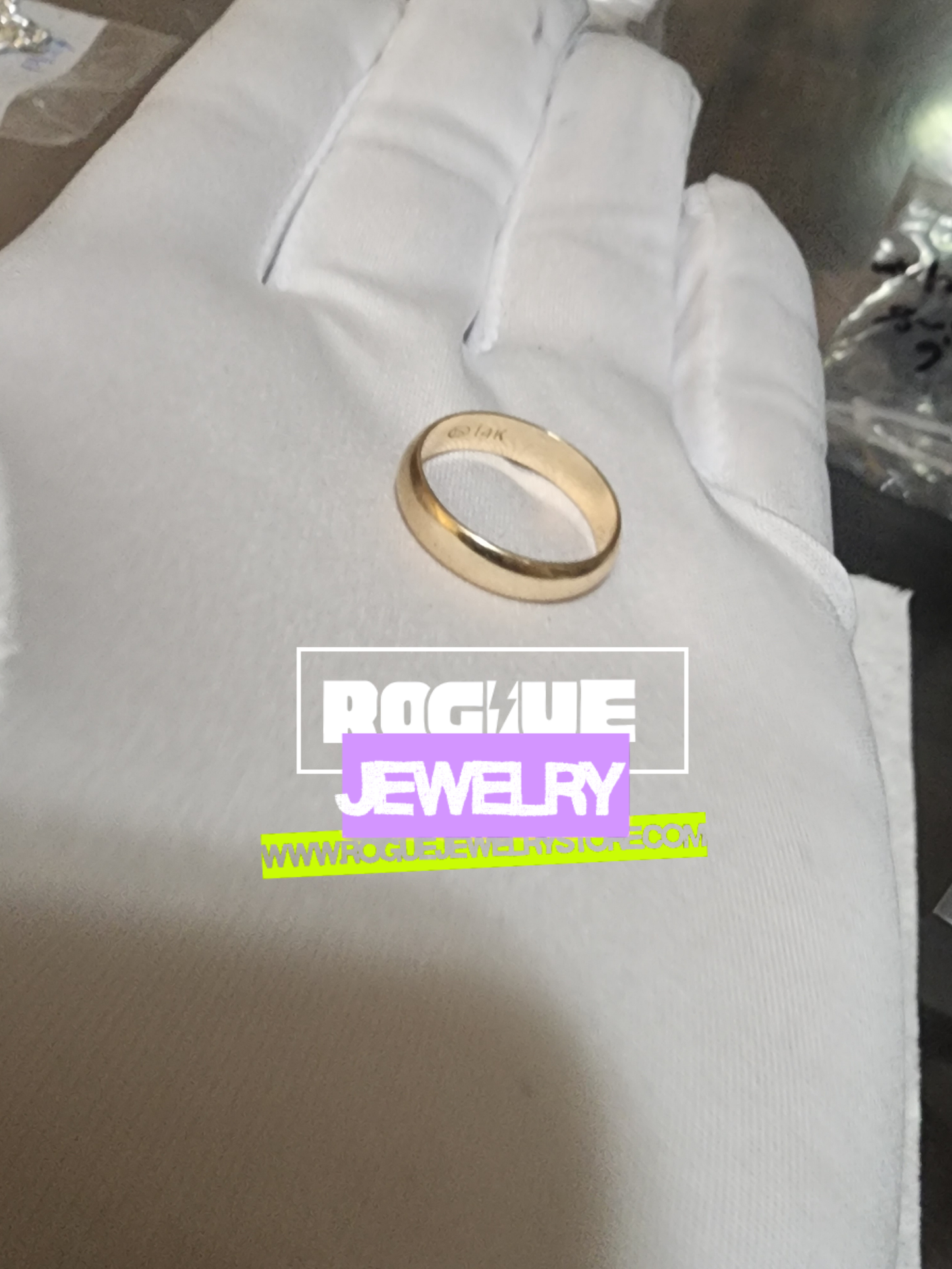 Men’s 14K Gold Wedding Band – Small