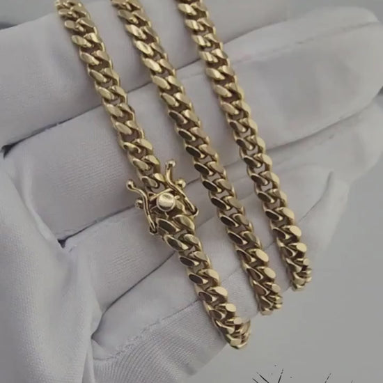 video of 14k necklace