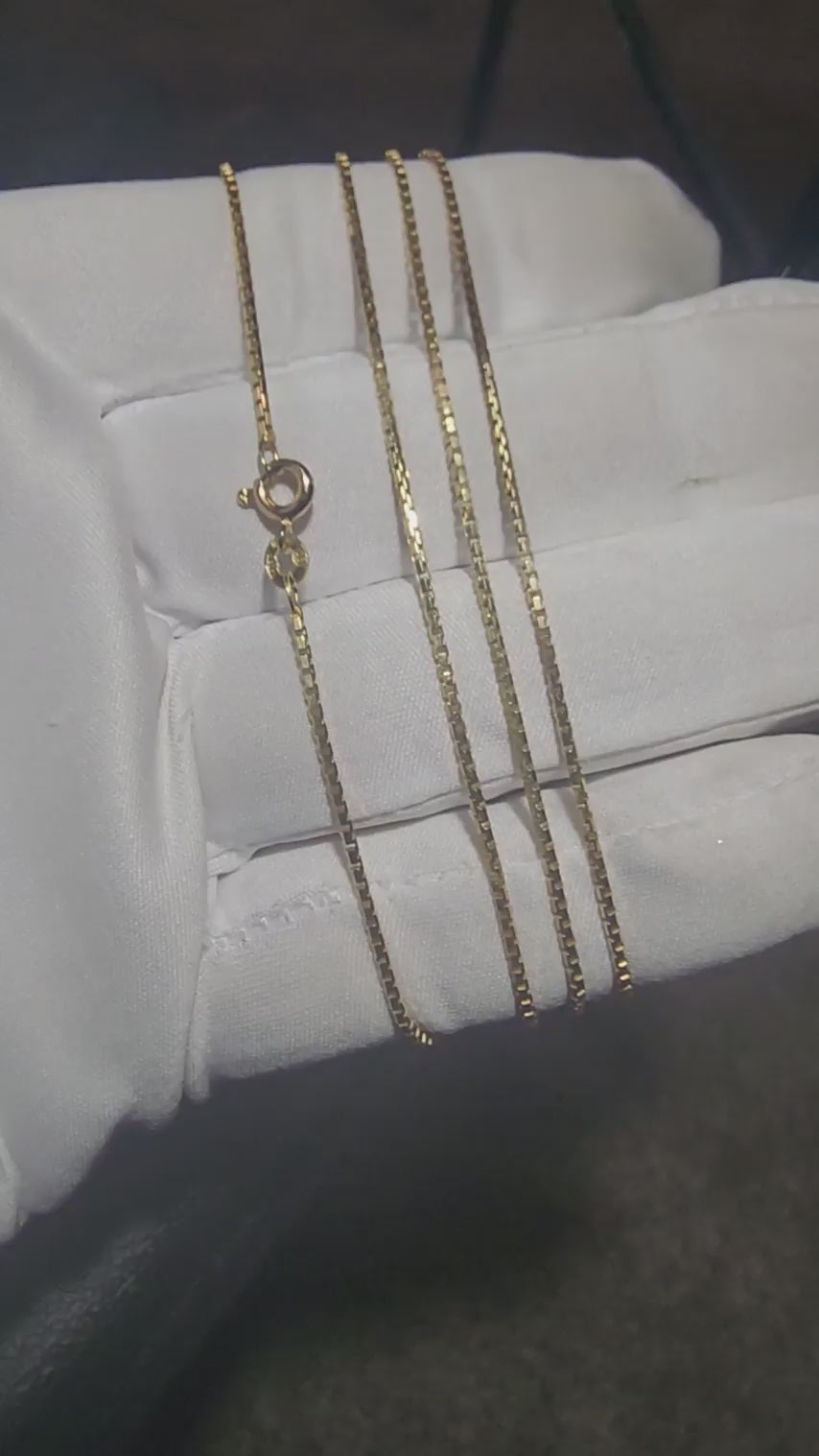 video of Rogue Jewelry 30" 14K Box Link Chain Necklace (1.4mm, 7.6g)