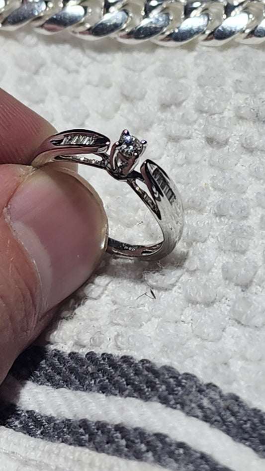 White Gold Women’s Engagement / Promise Ring