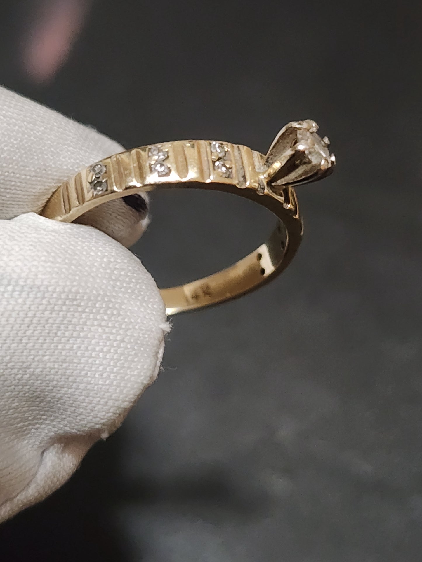 14K Gold Diamond Ring – Size 7, 2.14g