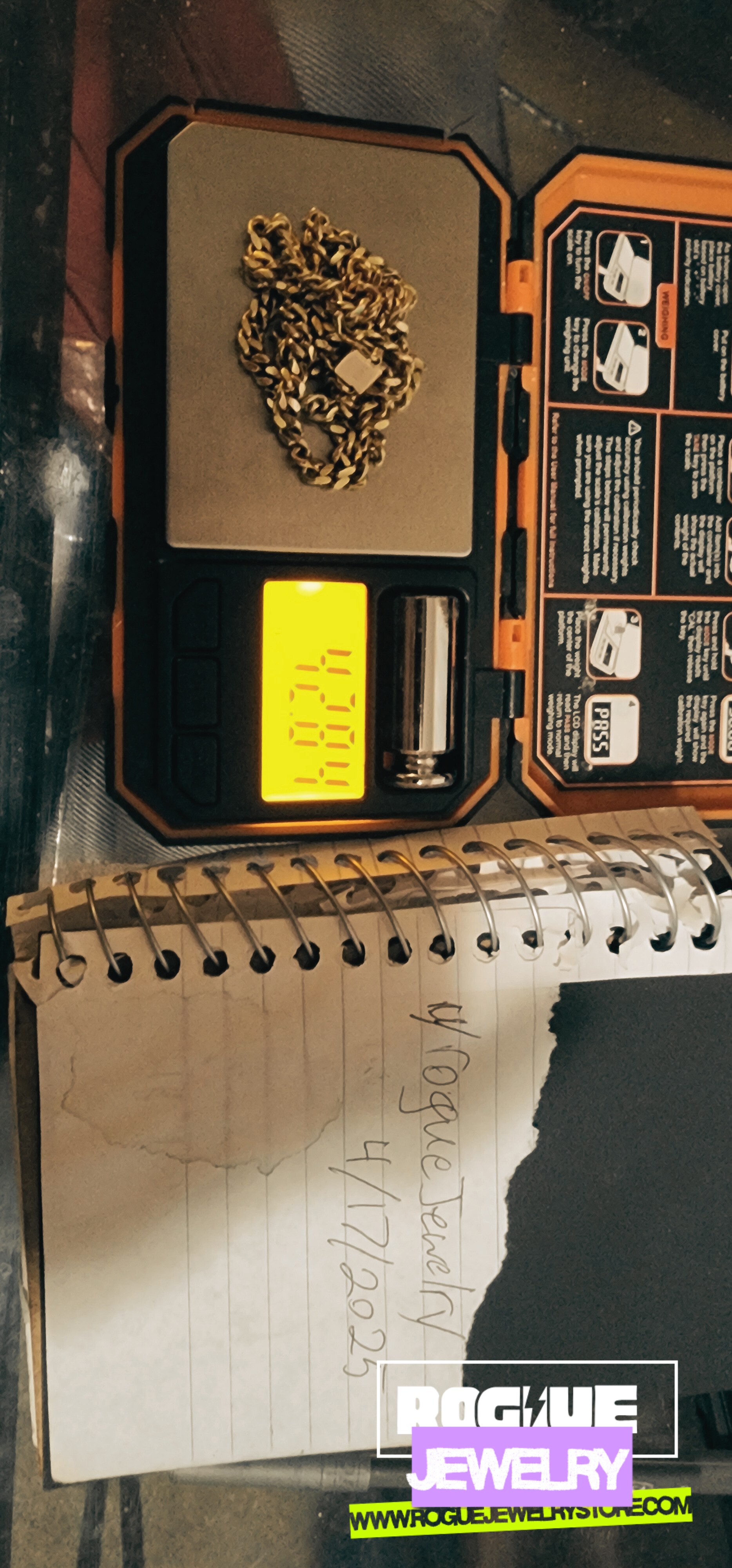 A pic of total weight of 14k necklace